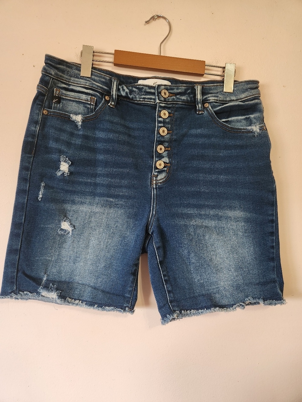 KanCan Plus 1XL High Rise Button Fly Bermuda Denim Shorts Distressed EUC